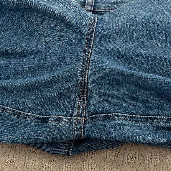 AE Mom Jean - Picture 3 of 7